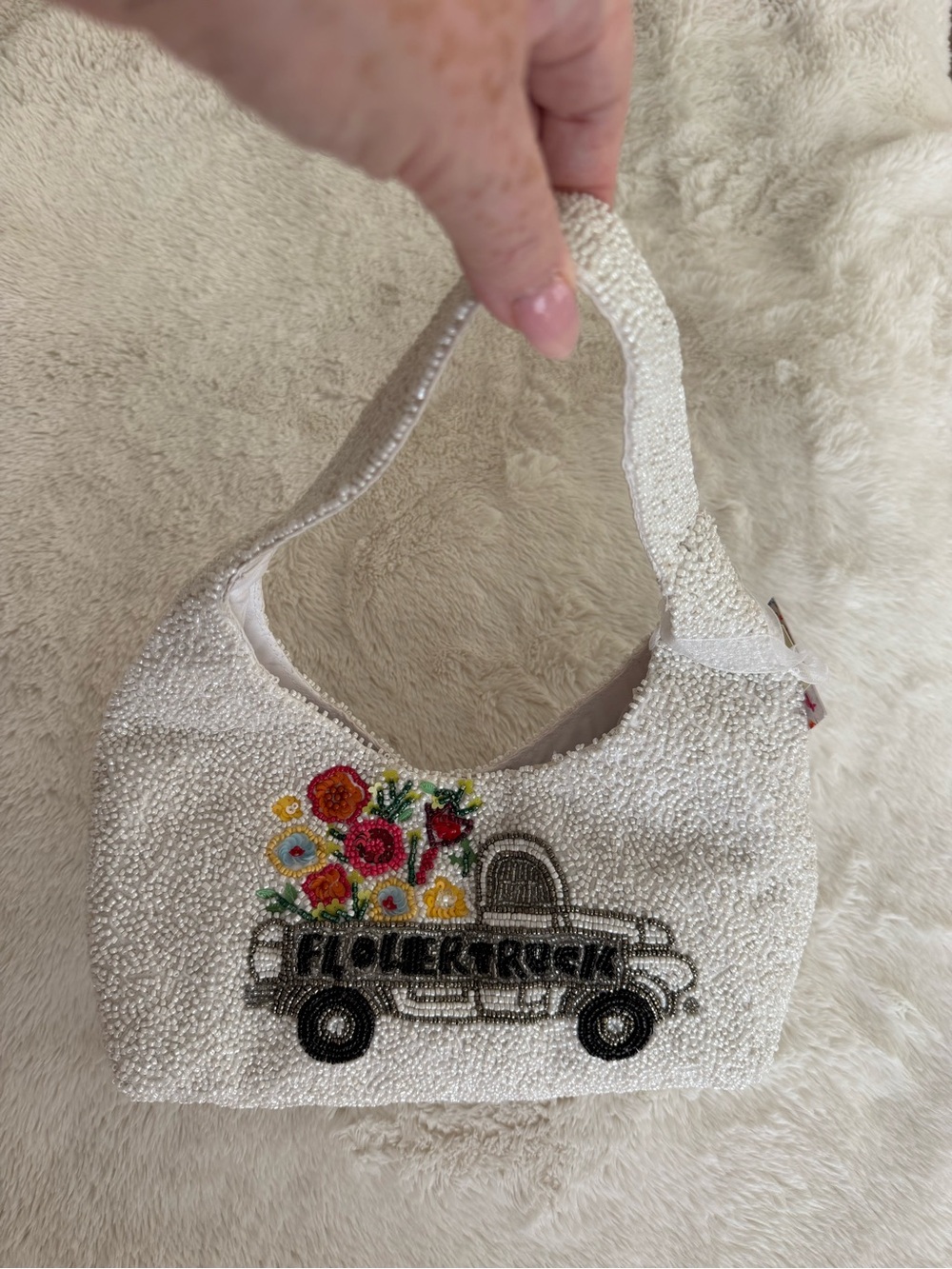NWT White Beaded Shoulder Bag with Floral Truck Motif Viral Tik Tok - Picture 3 of 9